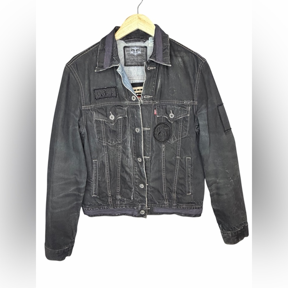 LEVI x OBEY BLACK & BLUE DENIM TRUCKER PATCH
JACKET